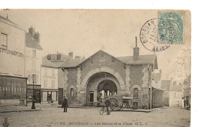 CPA DOURDAN (91 Essonne) Les Halles et la Place, années 1900