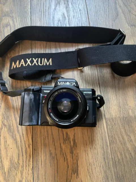 Minolta Maxxum 7000 35mm SLR Film Camera w/ Auto 320X Flash Parts Only
