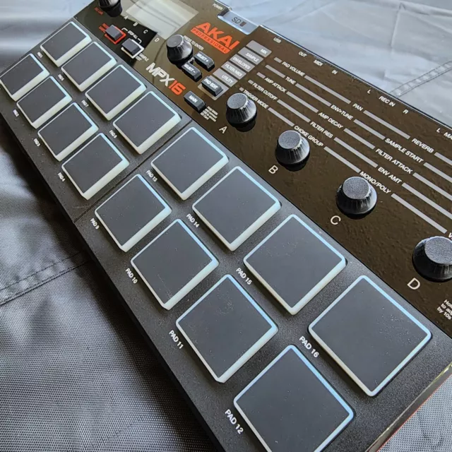 Akai MPX16 Drum Sampler | Recorder & Player w/SD Card & wall plug (lightly used)