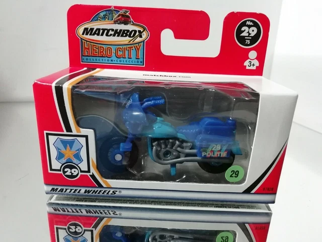 Moto de police Matchbox en bleu dans la boîte