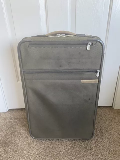 Briggs and Riley Baseline Essential 22" Carry-On Expandable 2 Wheel Bag Olive