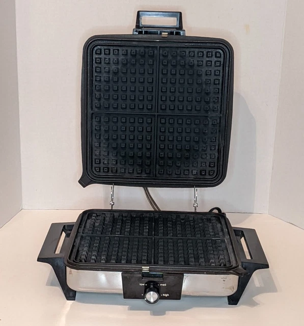 VINTAGE CLEAN TOASTMASTER Waffle Iron Maker Griddle 269C Chrome