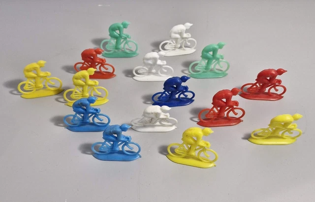 Lot De 12 Figurines Coureurs Cyclistes En Plastique - Années 60/70 - Bon état