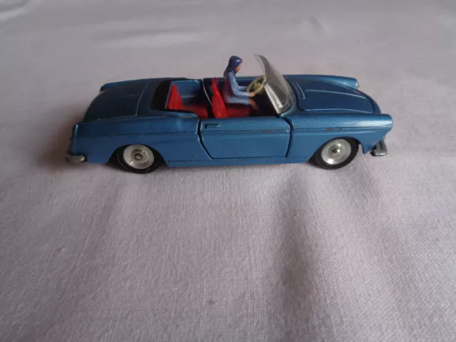 Dinky toys ref.528 Peugeot cabriolet 404