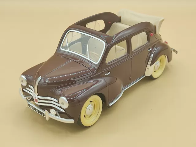 1/17 (no 1/18) Renault 4CV Découvrable Rouge Bordeaux 1954 Solido