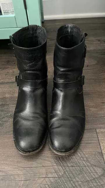 Black Leather Ugg Women’s Boots With Buckles Size 7.5