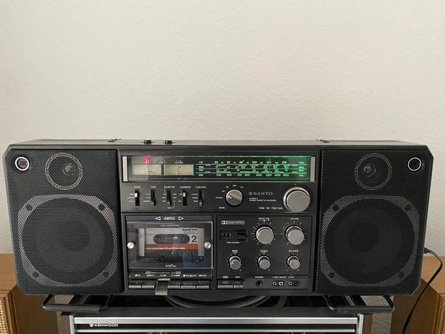 BOOMBOX GHETTOBLASTER SANYO M-X 320 K / THOMSON