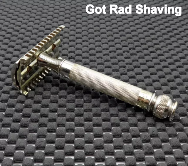 Vintage 1930's Gillette NEW GOODWILL Silver Tone DE Safety Razor  No CRACKS