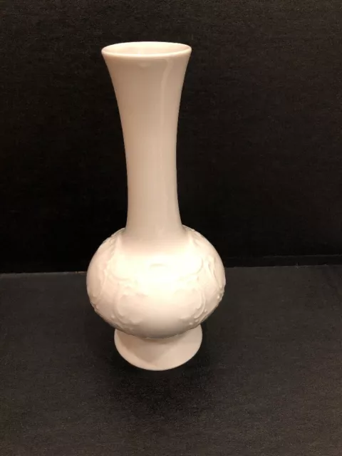 Royal Porzellan Bavaria KPM Germany Handarbeit Bud Vase #594