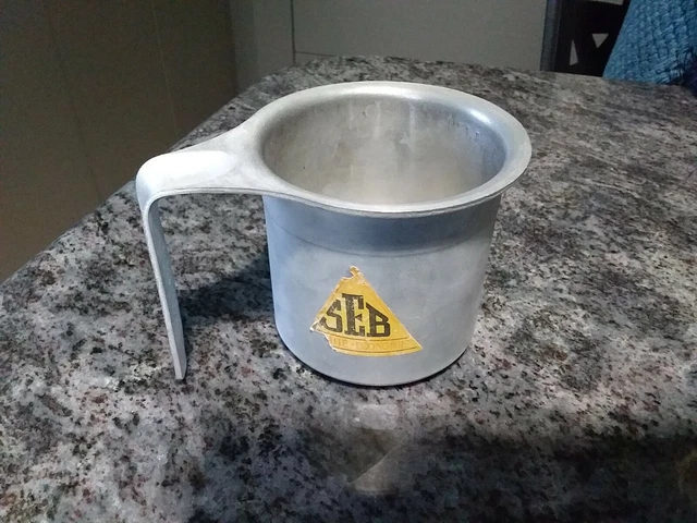 Ancienne Mesure De 1/2 Litre De Laitier En Alu Pur Marque Seb