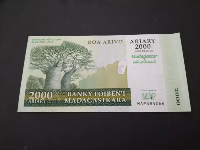Madagascar 2000 francos UNC conmemorativo