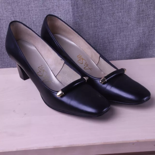 Zapatos de salón Air Step para mujer EE. UU. 7,5-2A/4A tacones sin cordones negros estrechos con acentos dorados 2