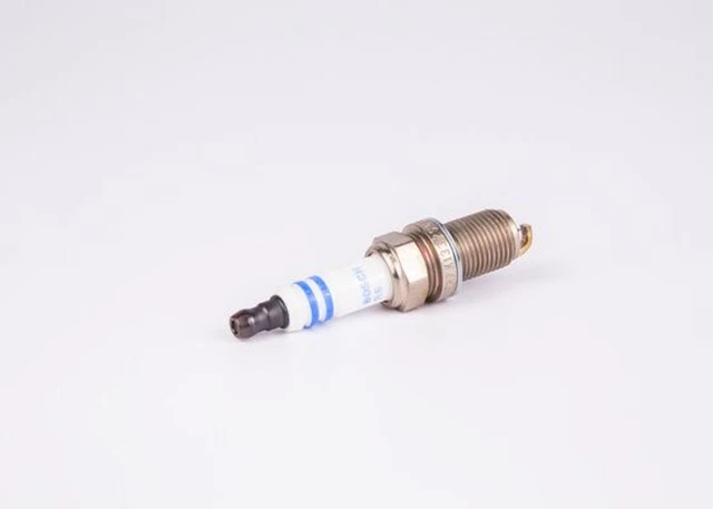 BOSCH 3x Zündkerze Iridium 0 242 236 571/3x M 14 x 1,25 für VW GOLF 4 1J1 PASSAT