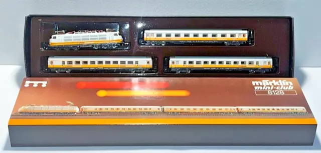 Z Scale Marklin 8128 "Lufthansa Airport Express" Electric Loco and 3 Pass Cars