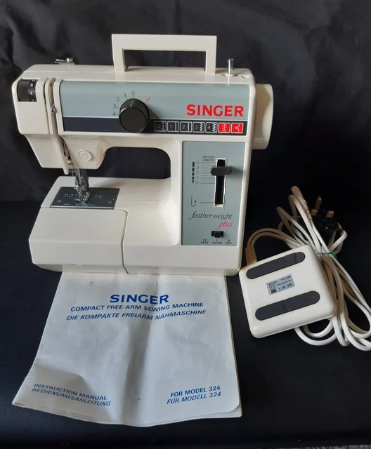 VINTAGE SINGER FEATHERWEIGHT Plus Compact Sewing Machine Model 324 £58.