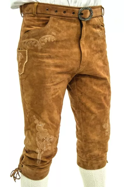 *Nuovi* pantaloni tradizionali da uomo in pelle cintura al ginocchio in capra pelle scamosciata cammello beige taglia 54