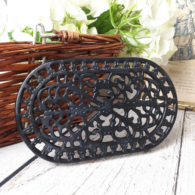 Ancien Dessous de plat en Fonte émaillée aux Tournesols Geneviève Lethu