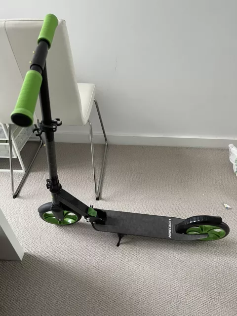 Minecraft Adrenalin Push Scooter, Green