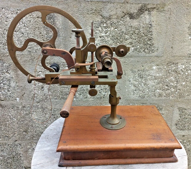 Tour d'Horloger En Fer Et Laiton