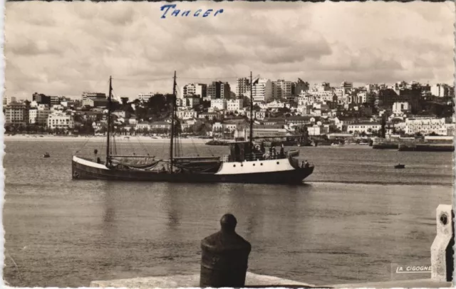 CPA AK MAROC TANGER La Port et la Ville (31754)