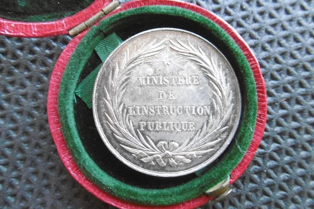 MEDAILLE  ARGENT du ministre de l'instruction publique