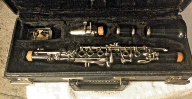 Neat little Vito Eb Clarinet w/cs  …. Nice ….