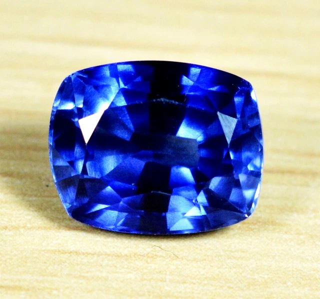 Saphir Bleu De Ceylan Naturel 6,00 Carats - Taille émeraude - Certifié AGSL