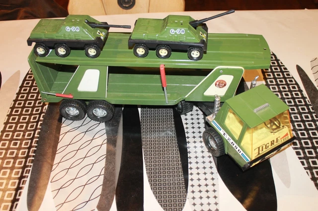 Camion Militaire Tigre 2000 Gozan Avec Deux Chars – Tôle, Fabriqué En Espagne