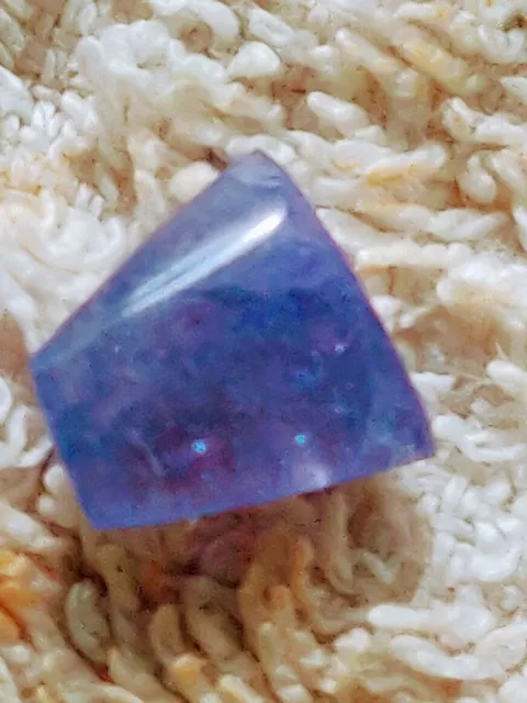 Tansanit 1,9  Karat 8,5 x 8 x 3  mm Cabochon  Edelsteine  NR.5