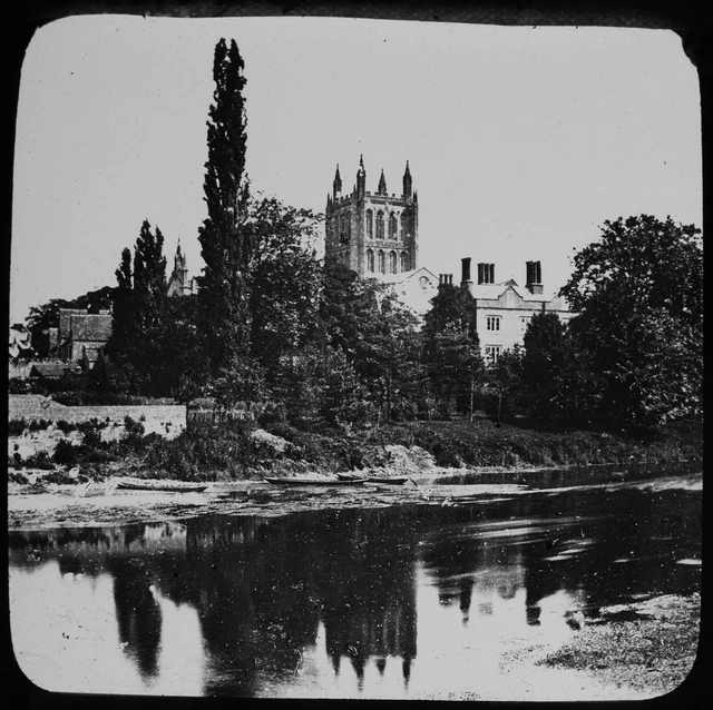 ANTIQUE Magic Lantern Slide HEREFORD CATHEDRAL FROM RIVER C1890 PHOTO