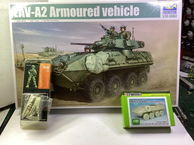 Maquette Trumpeter LAV III 1/35 – + Jeu De Roues En Résine, Neuf