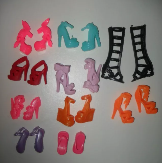 Lote de 10 pares de Zapatos para Muñeca Barbie(exactamente los de la foto)