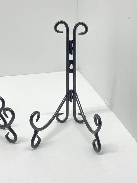 "Juego de 4 soportes de placa o colgadores Pier One negro metal 8"" de alto abrir 6"""