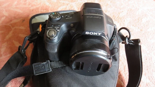 Appareil photo numérique  SONY Cyber-shot compact DSC-HX200V - 30x zoom optique