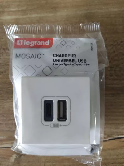 Chargeur Universel USB 15w LEGRAND Mosaic BLANC 099428