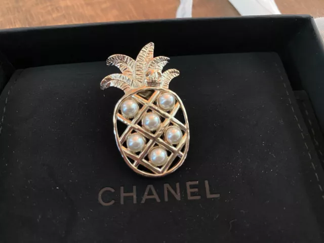 Chanel sales pineapple brooch