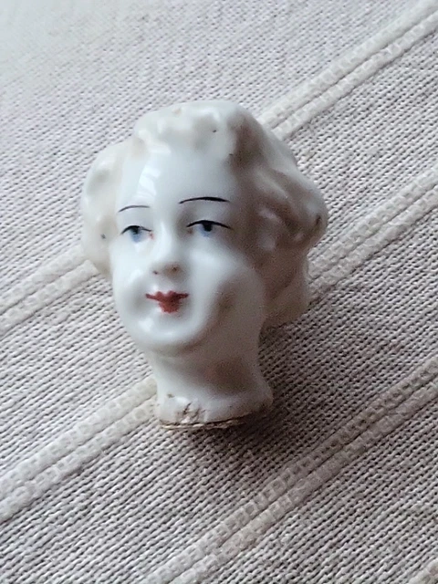 EHJRE Mini Poupée en Porcelaine Vintage de 20cm, avec Chapeau Fantaisie, Décoration de Maison et de Bureau, Bleu