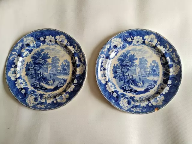 Paire d'assiettes anciennes en céramique probablement anglaise, bleu, paysage