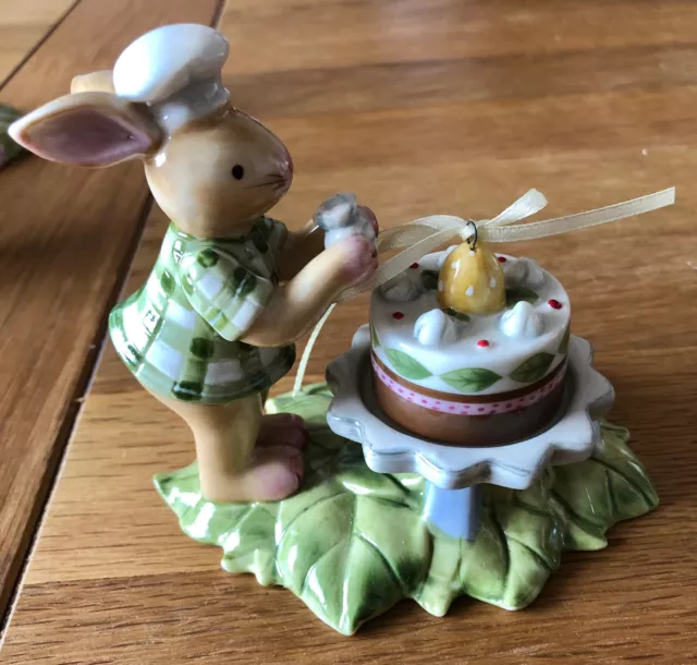 RAR -Villeroy & Boch Bunny Family Hasenjunge mit Torte neuwertig