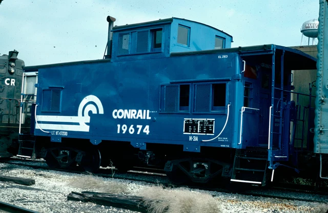 1977 Original Kodachrome Slide Fresh Ex-El 263 Cr Conrail Caboose 19674 Msfld Oh