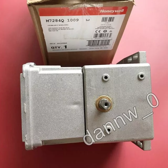 New in Box Honeywell M7284Q1009 actuator