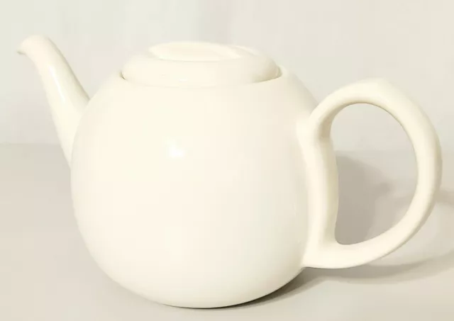 Bredemeijer Cosy Ceramic Teapot #1301 with Strainer Creme Colored Holds 32oz/.9L