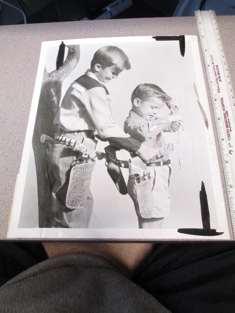 CHEYENNE TV western cap gun holster playset vintage promo toy photo CLINT WALKER