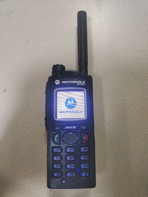 Radio Portatile Motorola MTP850 Tetra – 380-440 MHz, Con GPS, Modalità Ripetitore, Usata
