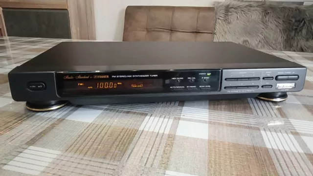 Fisher Stereo Tuner FM-9050.