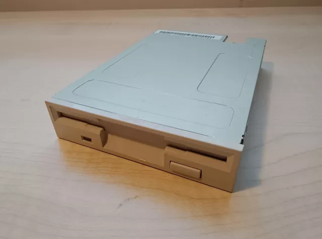 Newtronics Mitsumi D353T6 Floppy Drive 3,5" (PC, DS HD, 1,44 MB)