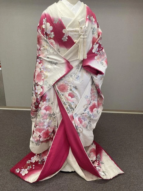 Uchikake Japanese Kimono Bride hitting pure silk pink Classic Embroidered