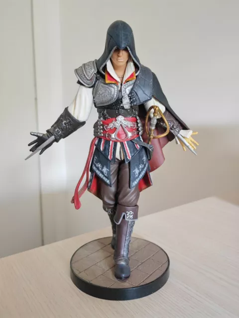 Assassin's Creed 2 Play Arts Kai Pre-Painted Action Figure: Ezio Auditore  Da Firenze (Re-run)
