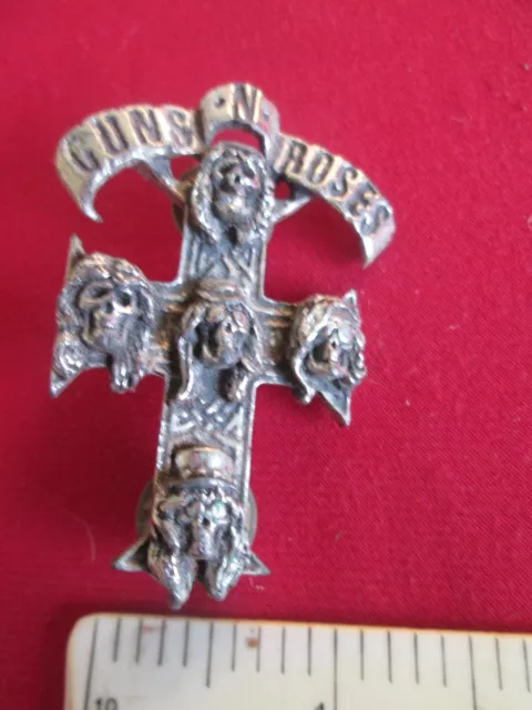 Vintage Guns N' Roses Pewter Pin Badge - Poker 1991