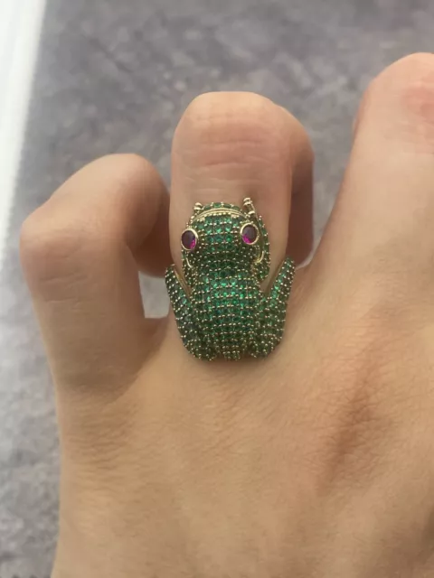 Women Green Stone Simulated Emerald Animal Frog Figure 925 Sterling Silver Ring